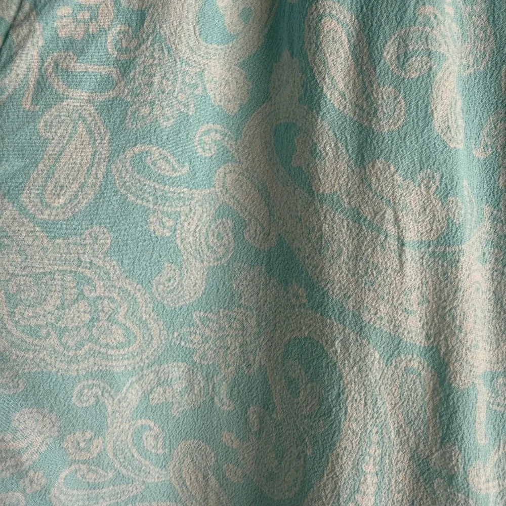 LOFT Light Turquoise Paisley Puff‎ Sleeve Ladies V-Neck Blouse, L